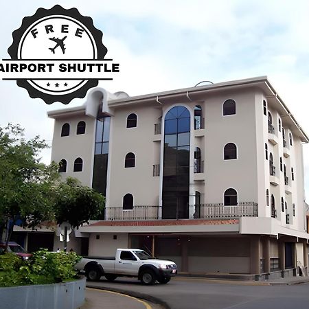 Alajuela Backpackers Airport Hostel エクステリア 写真