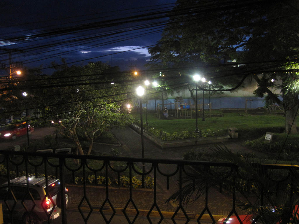 Alajuela Backpackers Airport Hostel エクステリア 写真