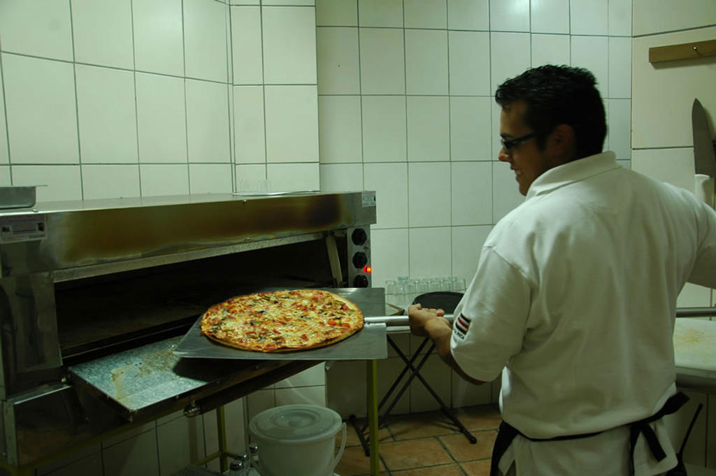 Alajuela Backpackers Airport Hostel エクステリア 写真
