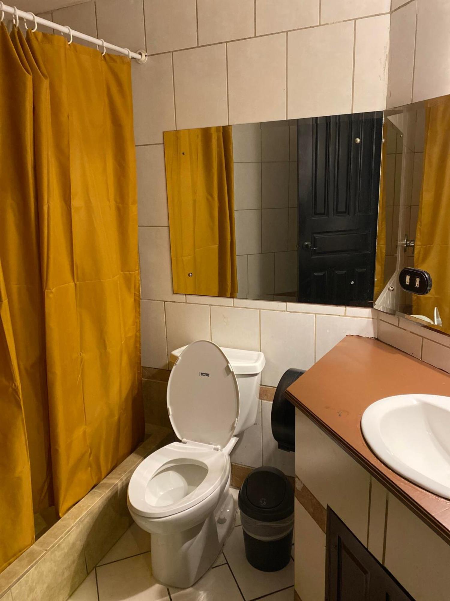 Alajuela Backpackers Airport Hostel エクステリア 写真